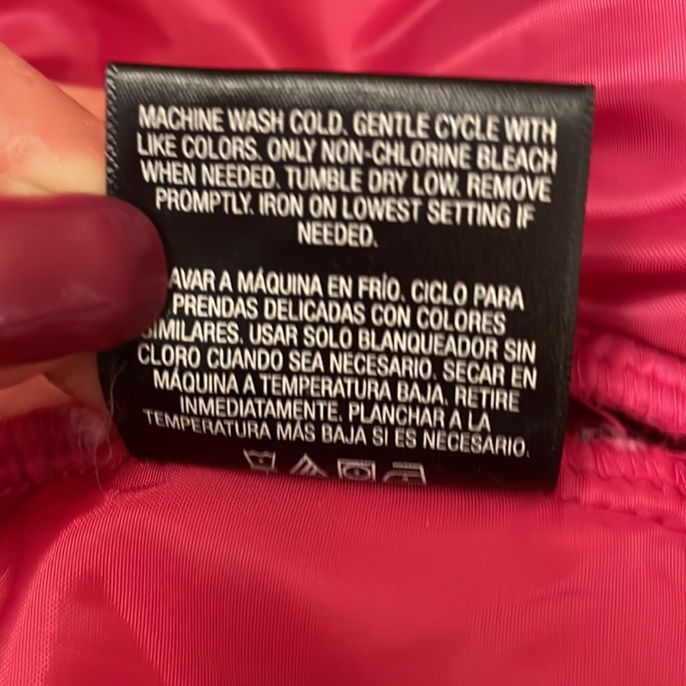 Laura Scott Hot Pink Quilted Vest. Size M, zipper closure & 2 zip pockets - Picture 8 of 8